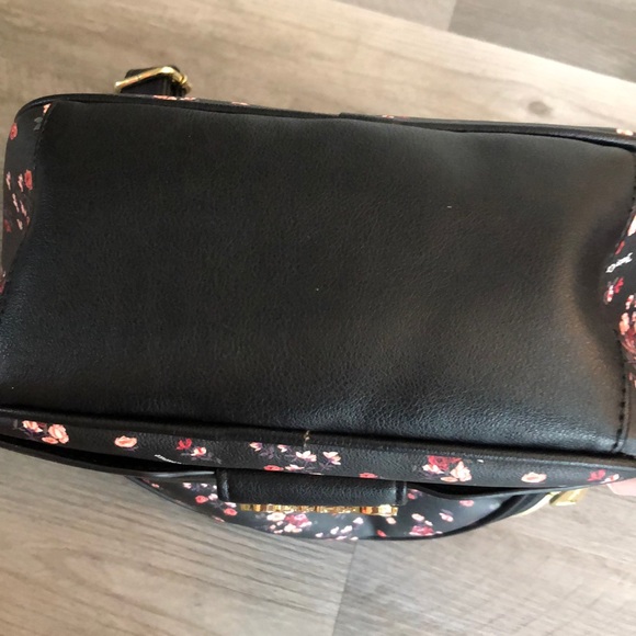Juicy Couture Ditsy Rose Black Pretty Bow Faux Leather Backpack NWT - Picture 9 of 16